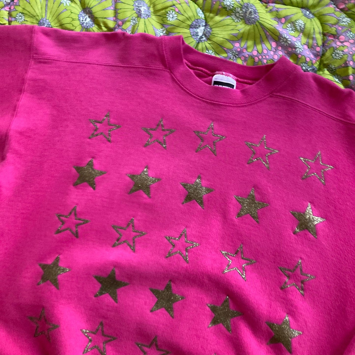 Vintage sweatshirt bright pink star graphic |S-M| cotton gold Tultex glitter