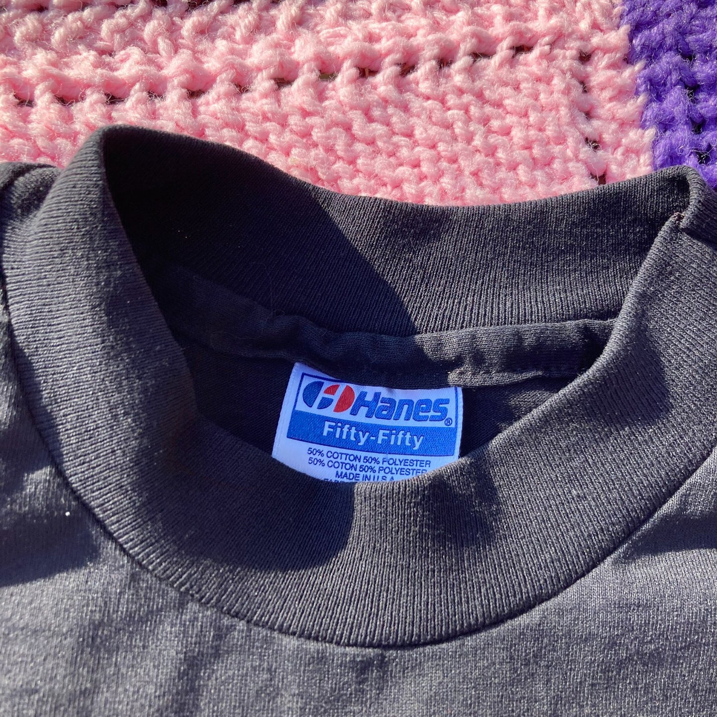 Vintage t shirt | S-M | 90s 1990s destination New Hampshire sailing graphic black neon pink puffy paint made in USA single stitch Hanes