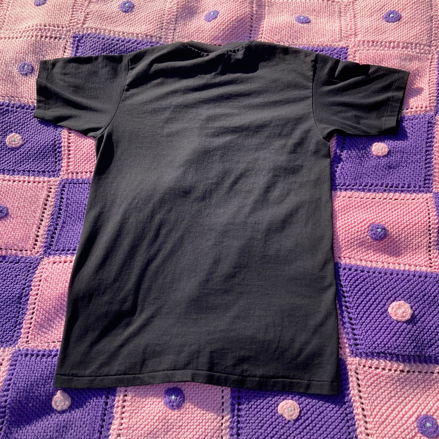 Vintage t shirt | S-M | 90s 1990s destination New Hampshire sailing graphic black neon pink puffy paint made in USA single stitch Hanes