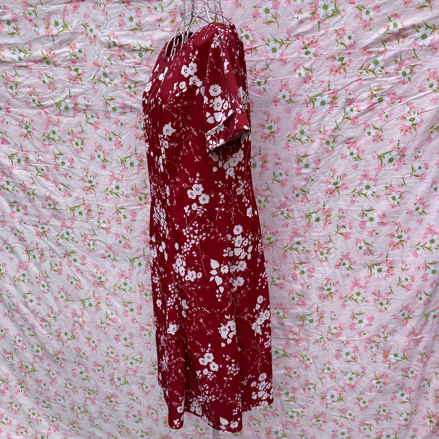 70s dress maroon red white floral 1970s | S - M | retro mod shift wine Holly Hill
