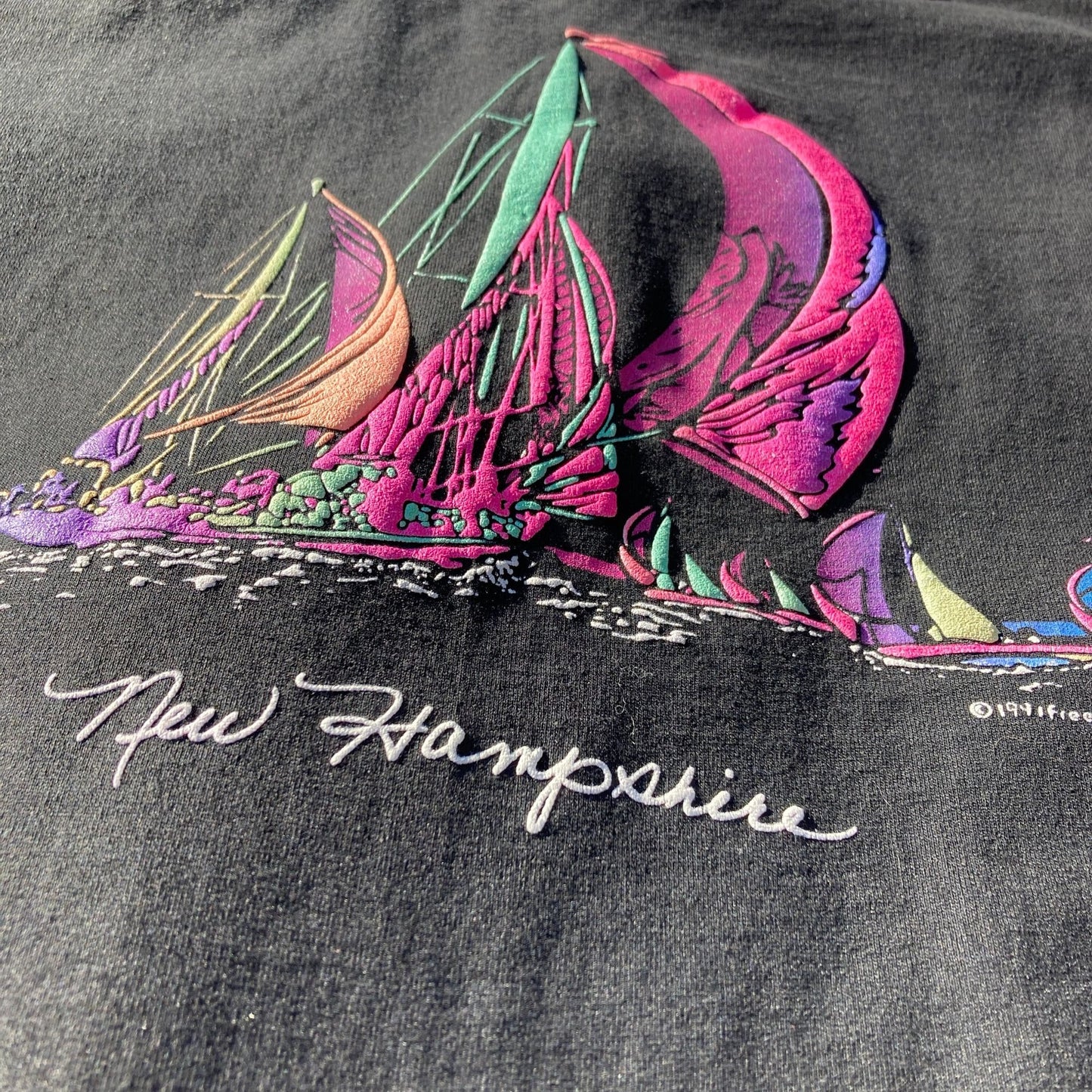 Vintage t shirt | S-M | 90s 1990s destination New Hampshire sailing graphic black neon pink puffy paint made in USA single stitch Hanes