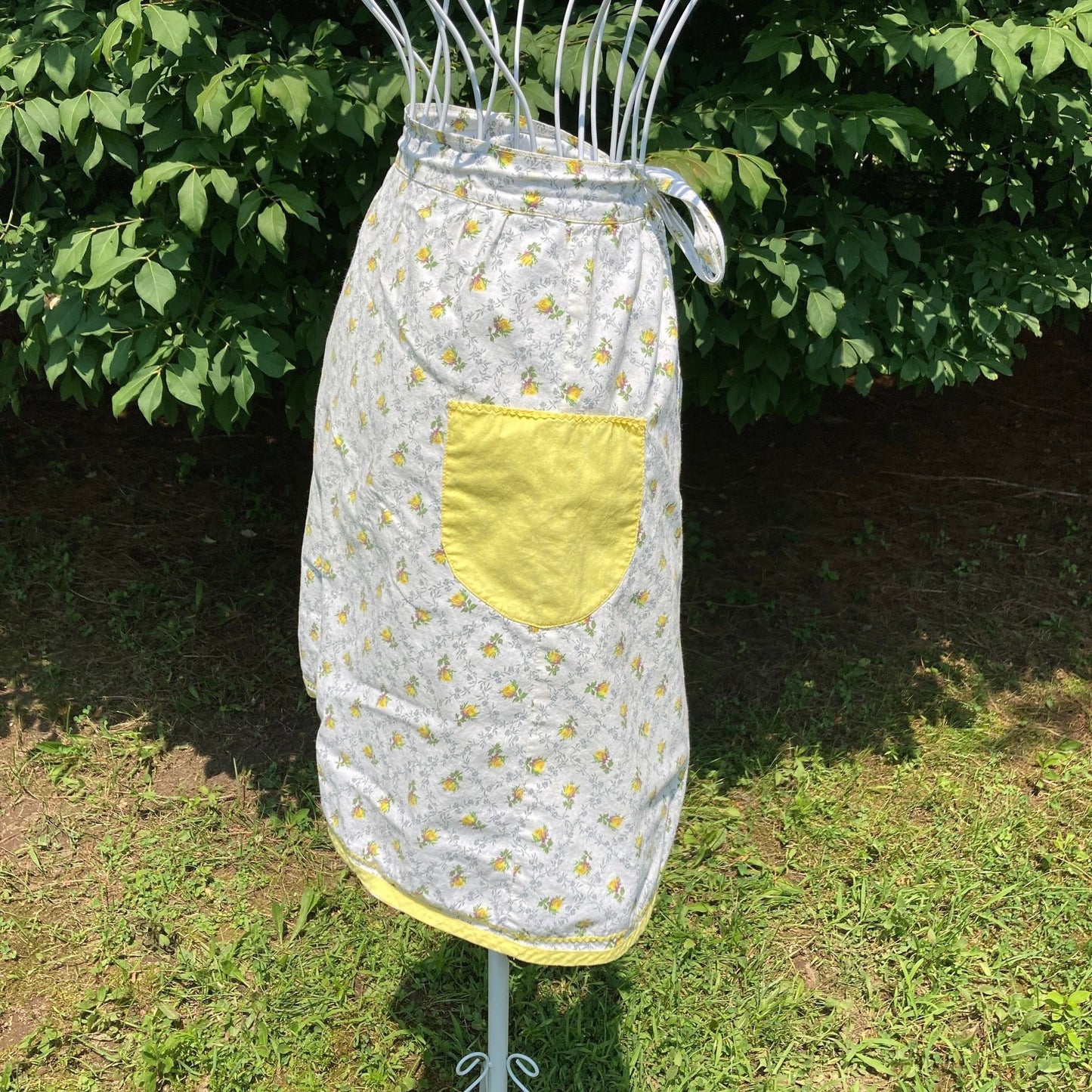Vintage vtg 60s 70s apron |S-M| half apron pockets yellow white floral pastel romantic