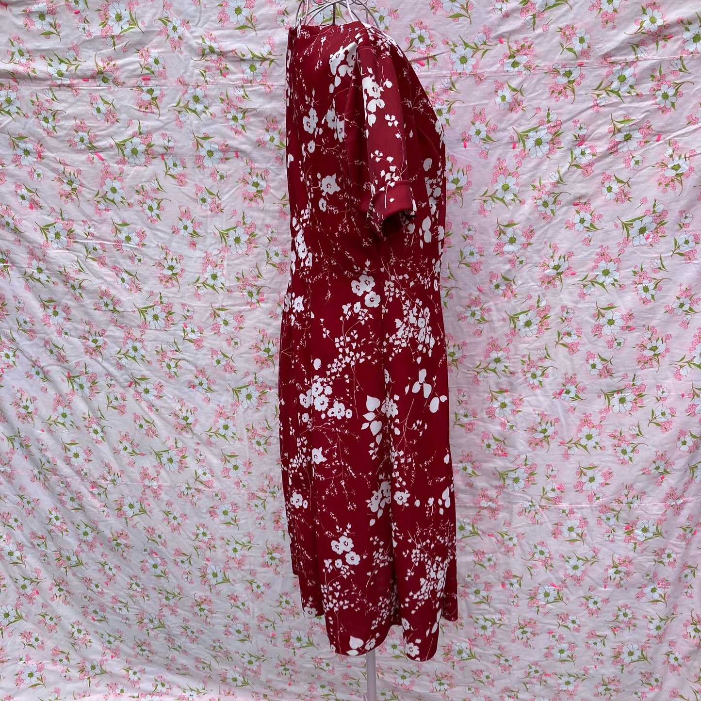 70s dress maroon red white floral 1970s | S - M | retro mod shift wine Holly Hill