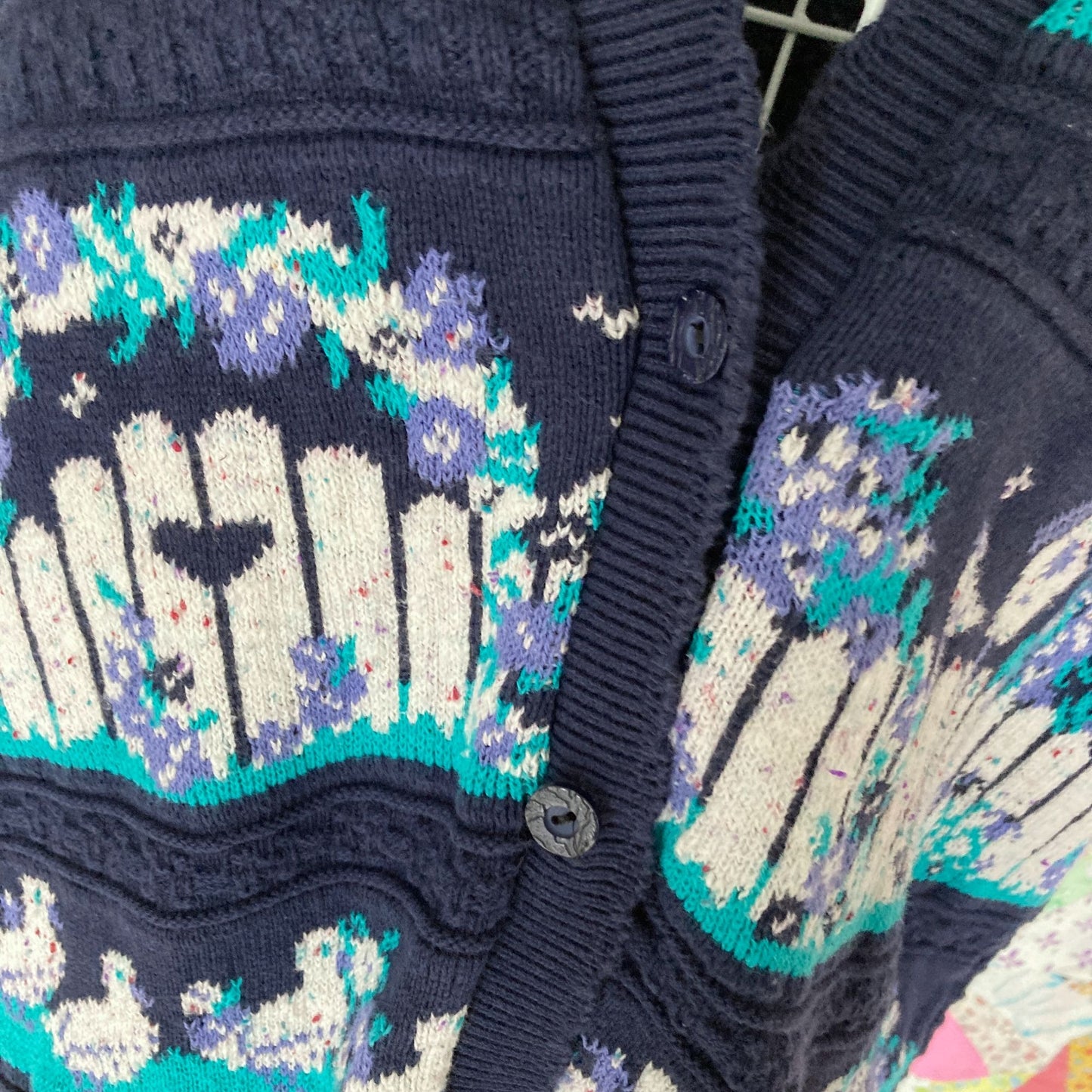 Vintage knit vest sweater bird duck garden | L-XL | grandma novelty 90s 1990s white blue floral birdhouse cottage heart Northern Reflections