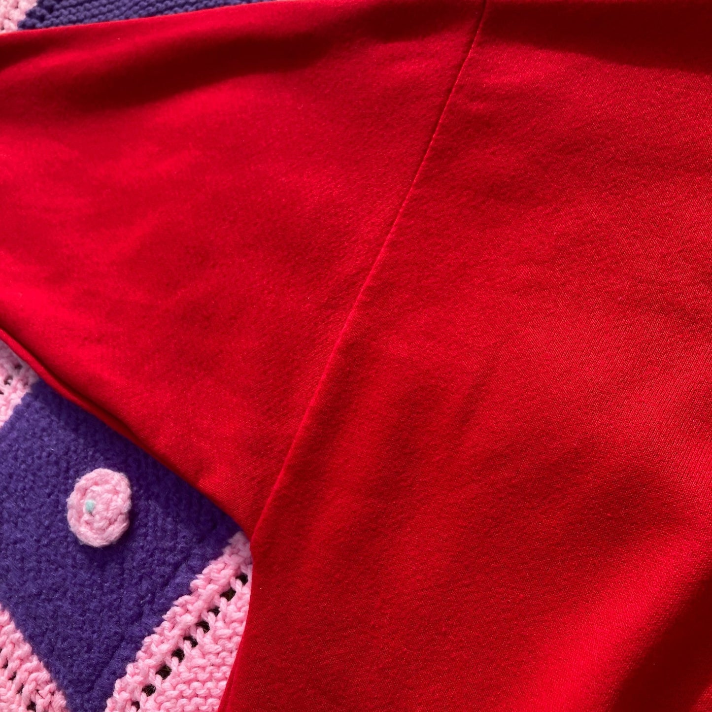 Vintage sweatshirt grandma 80s 90s dog white red fur raglan | S - M | soft 1990s Beanzie cute dog jingle bell