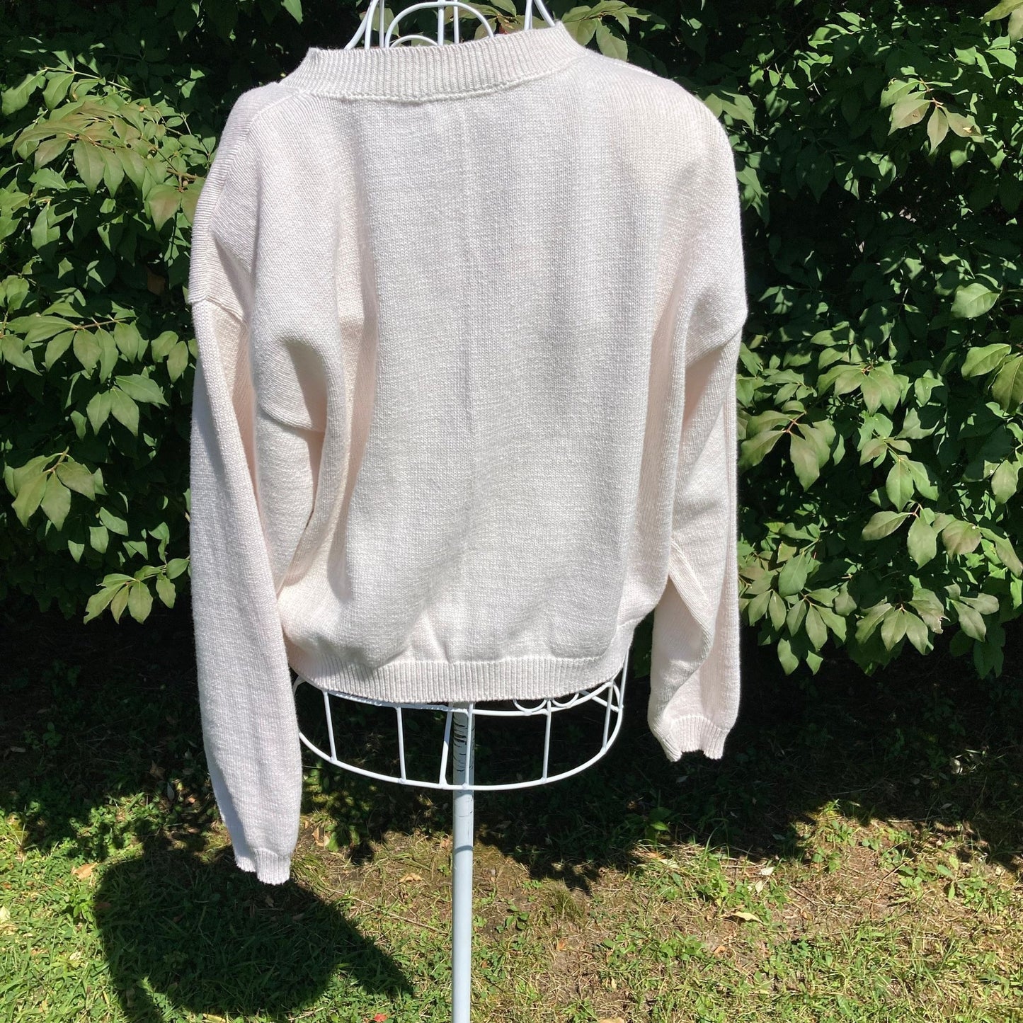 Vintage grandma cardigan sweater |M-L | 90s white oat cotton cottage v neck minimal cropped Big City