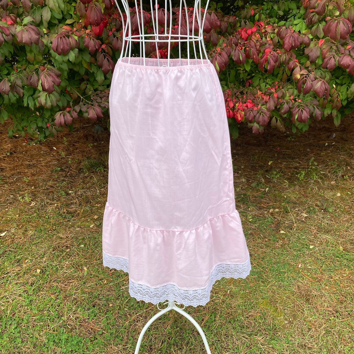 vintage half slip pastel| XS-S | 70s 1970s skirt cotton poly blend ruffle lace made in USA