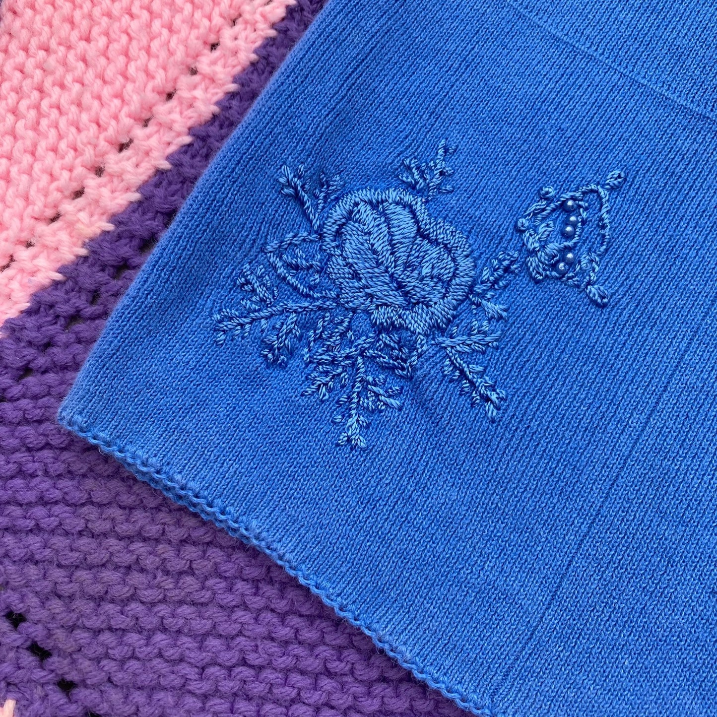 Vintage grandma cardigan floral knit sweater short sleeve top M blue beaded flowers 90s Jenny embroidered