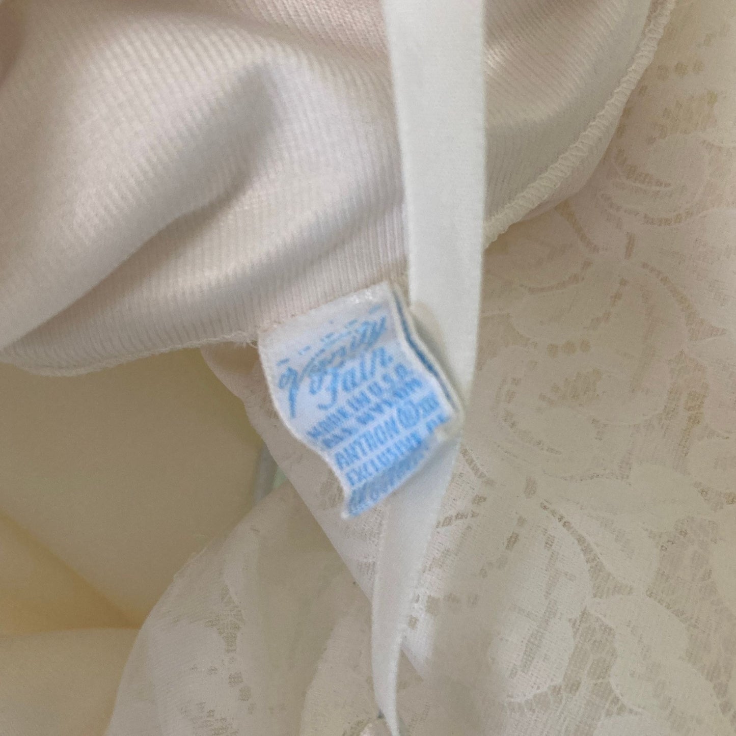 Vintage 50s 60s white full slip dress 1970s satin lace nylon | S-M | Vanity Fair