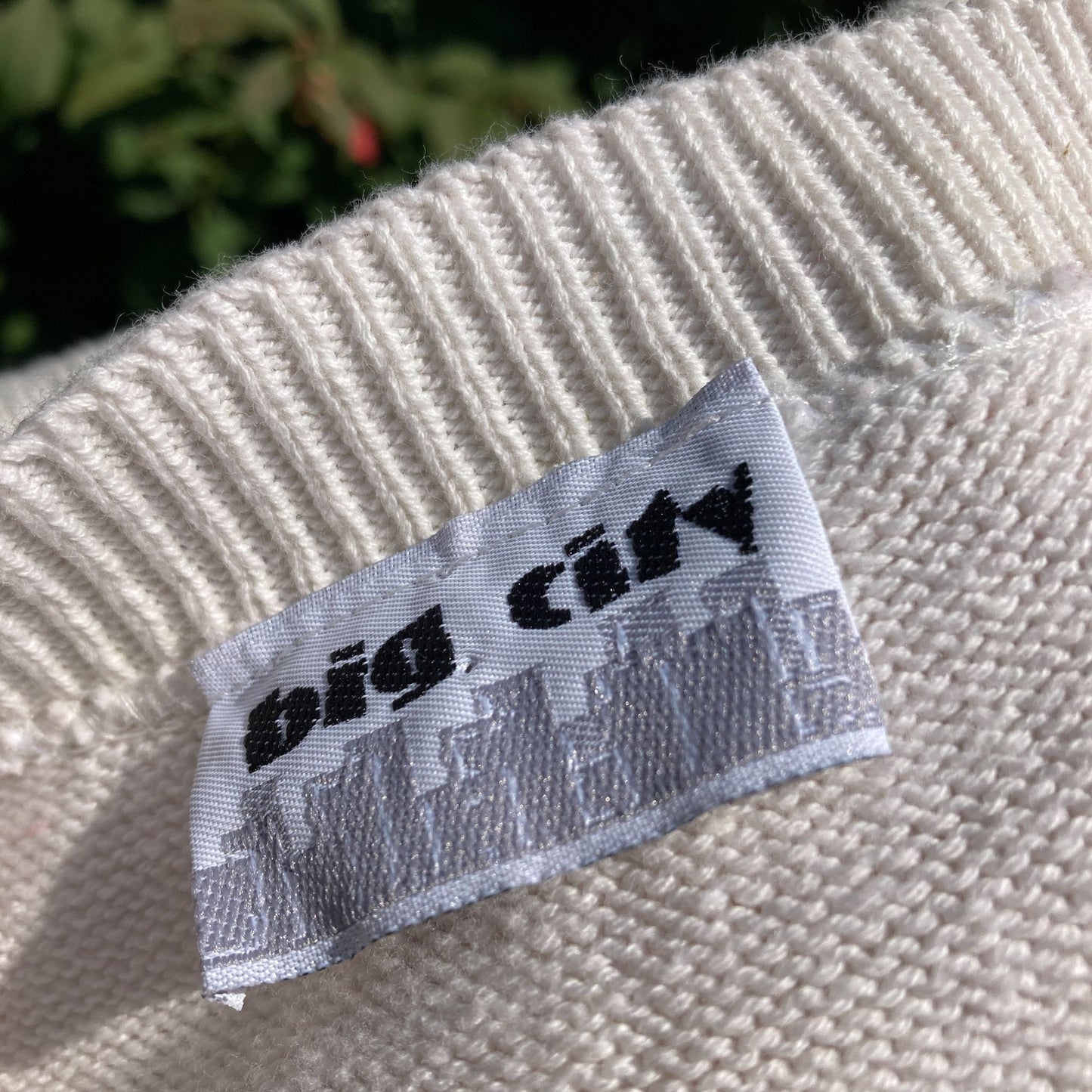 Vintage grandma cardigan sweater |M-L | 90s white oat cotton cottage v neck minimal cropped Big City