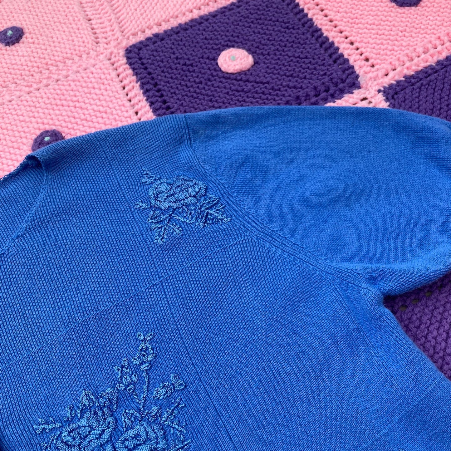 Vintage grandma cardigan floral knit sweater short sleeve top M blue beaded flowers 90s Jenny embroidered