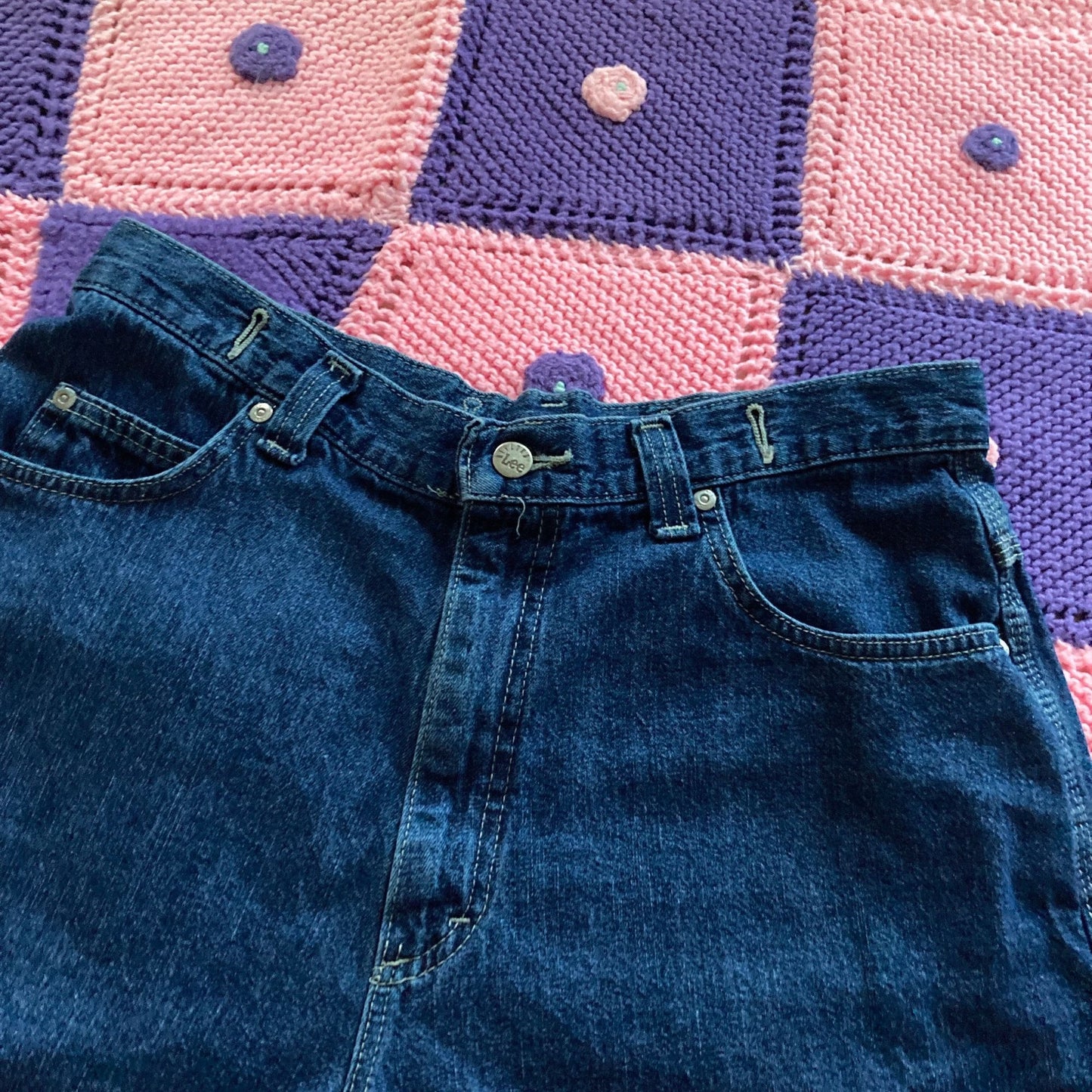 Vintage Lee 33 / 34 denim jean shorts high waisted 90s 1990s cotton dark wash