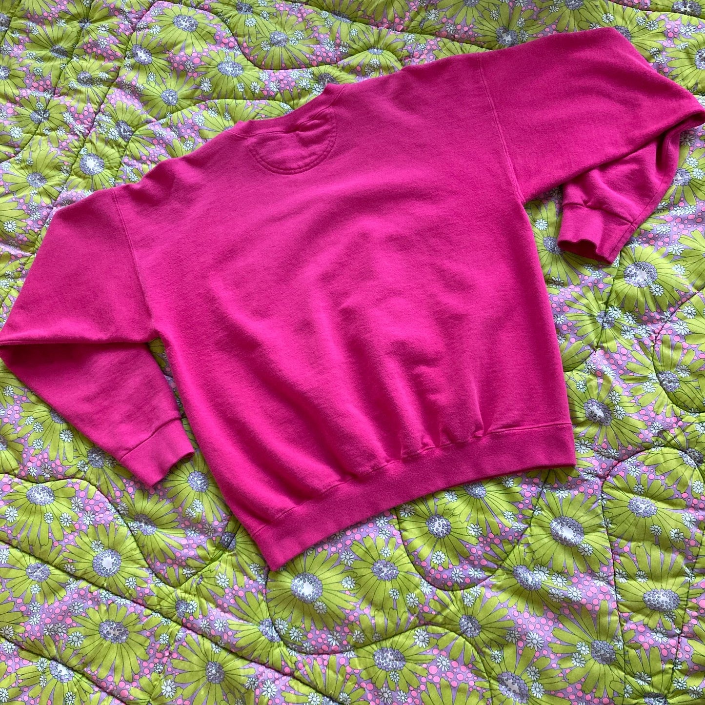 Vintage sweatshirt bright pink star graphic |S-M| cotton gold Tultex glitter