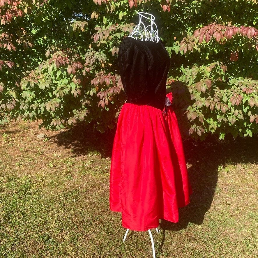 Gunne sax vintage dress 80s black red 1980s Jessica McClintock velvet puff sleeve