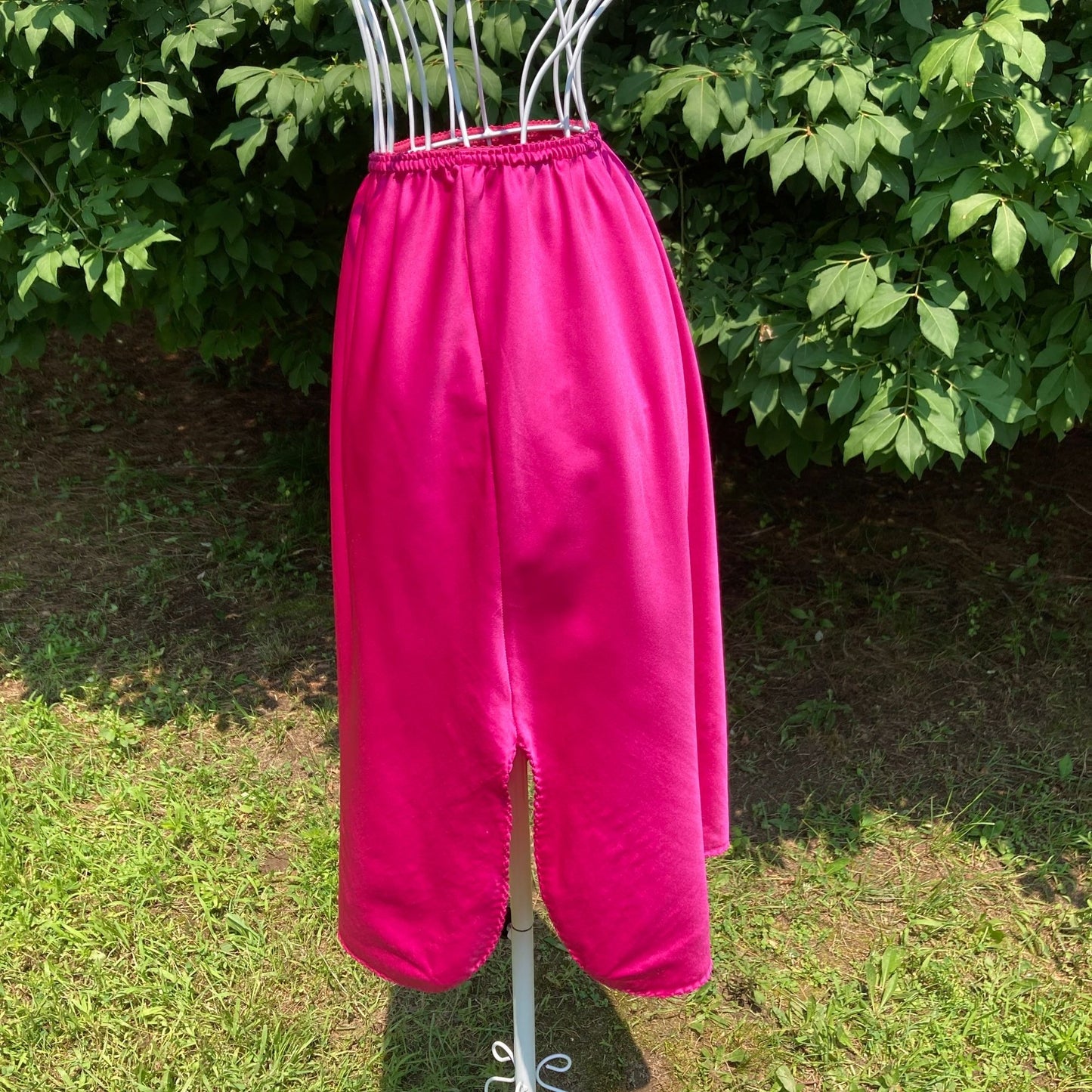 vintage nylon half slip |XXS-XS| bright pink lace elastic waist 70s 1970s usa made Deena