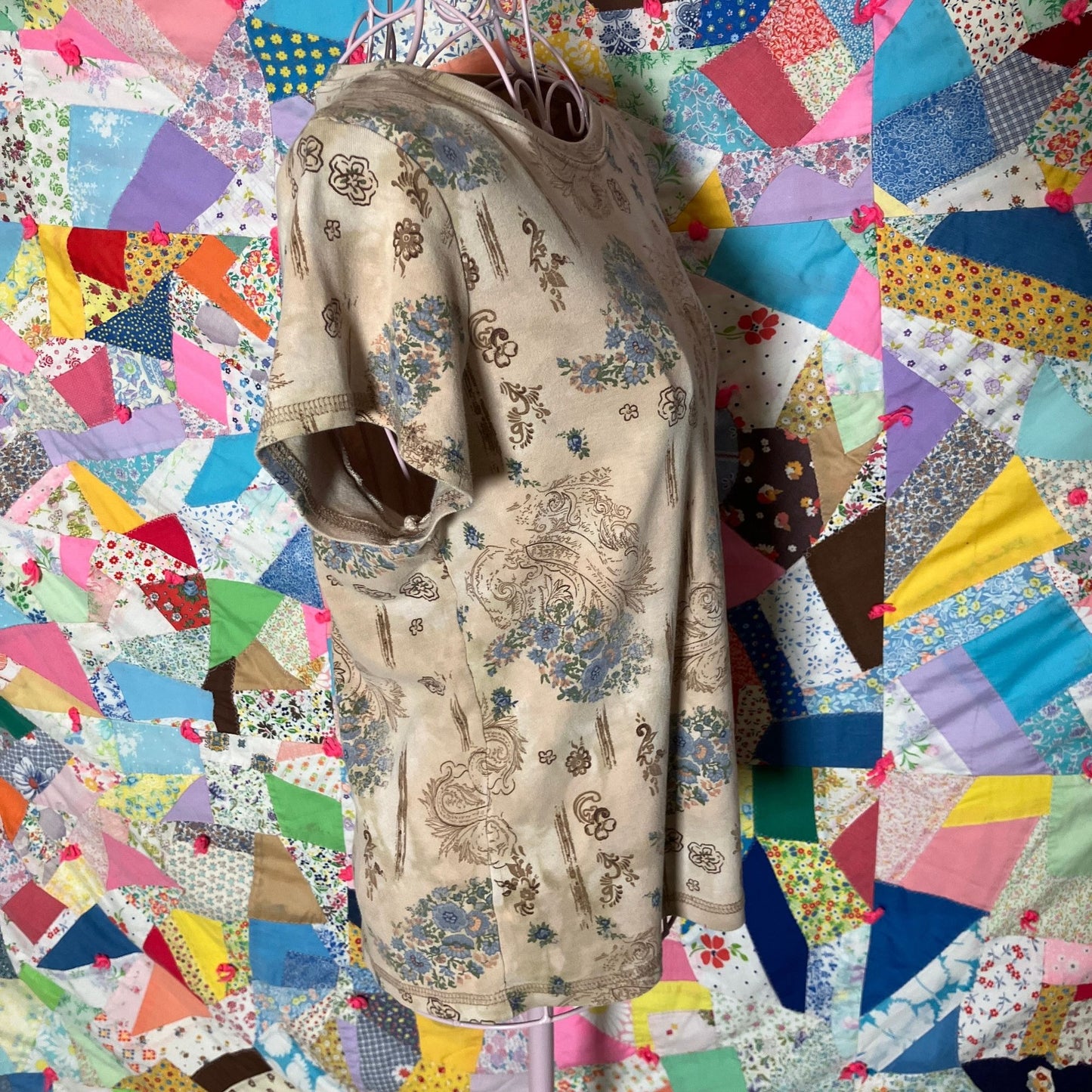 Vintage 90s/y2k top paisley floral tan beige 2000s 1990s crew neck short sleeve XCIT baby t shirt