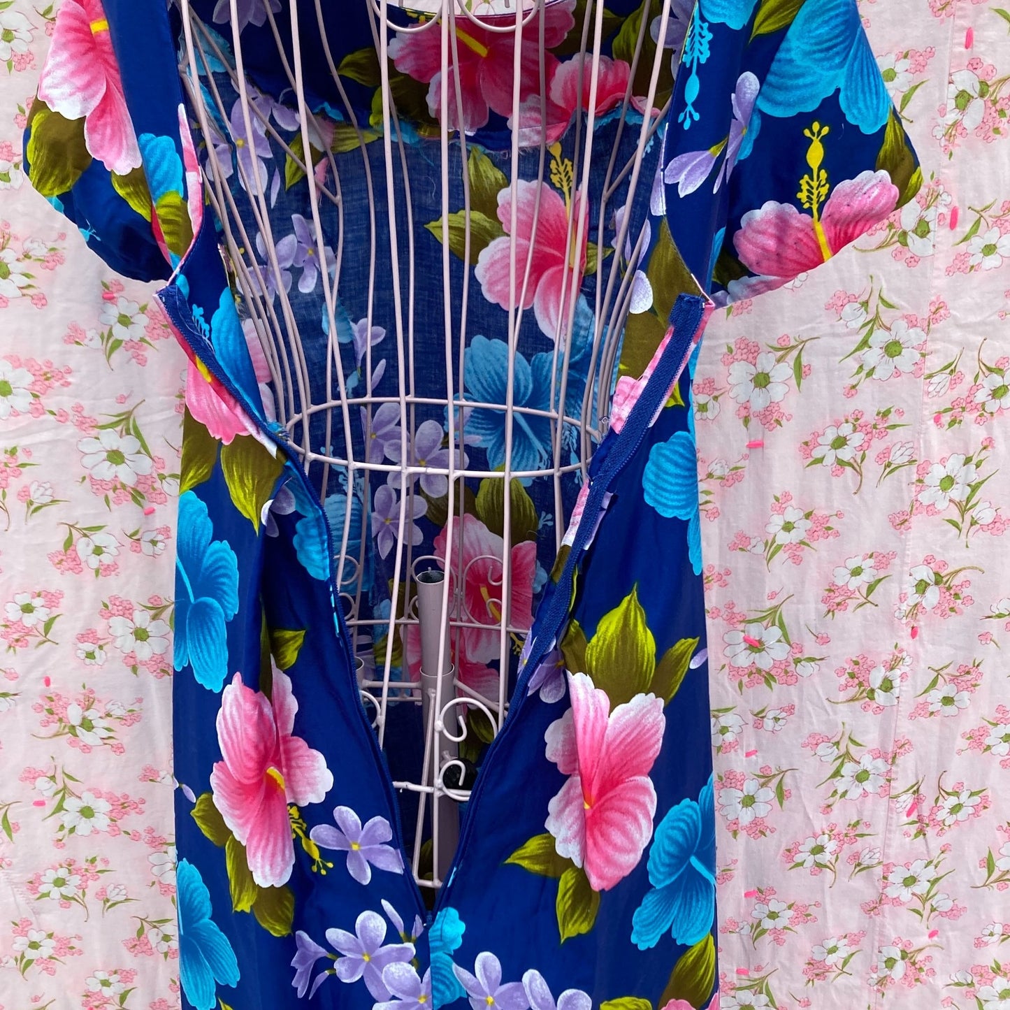 70s vintage maxi dress | S-M | Hawaiian floral blue pink purple hibiscus plumeria 1970s Ui-Makai made in Hawaii cotton watteau waterfall