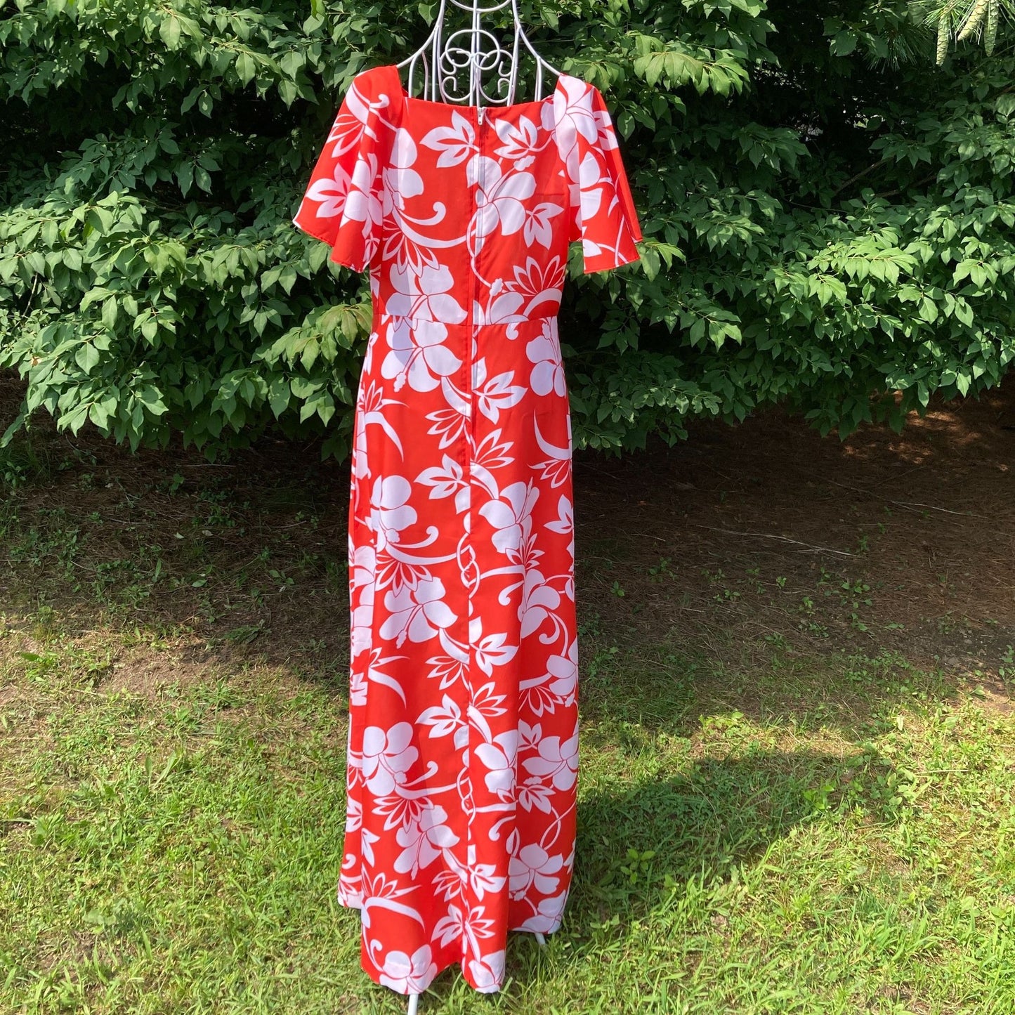 70s vintage maxi dress | M | Hawaiian floral red white 1970s Hawaii Hukilau Fashions
