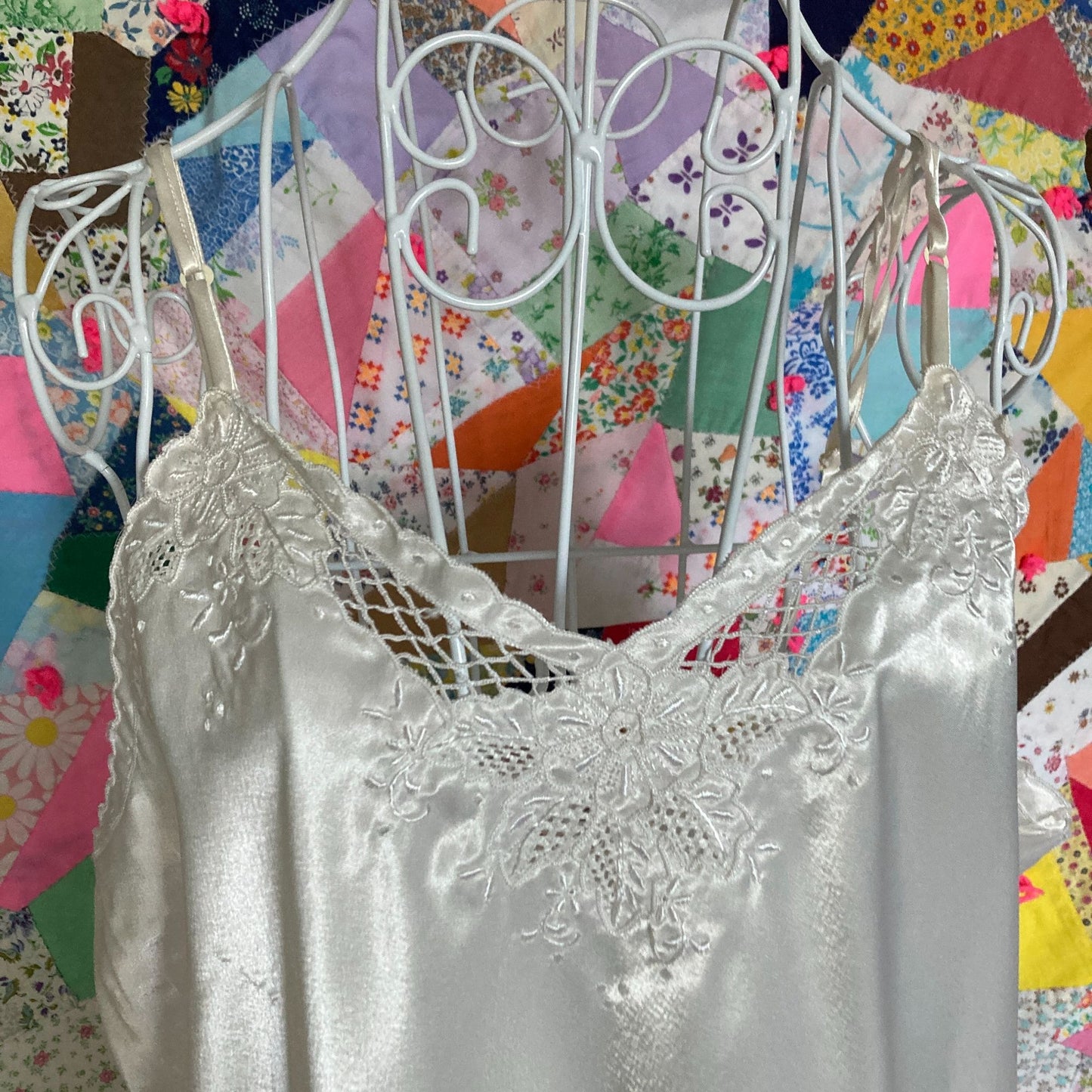 Vintage slip 80s 90s camisole 1990s lace | S - M | white Radiant Fashion hand embroidered