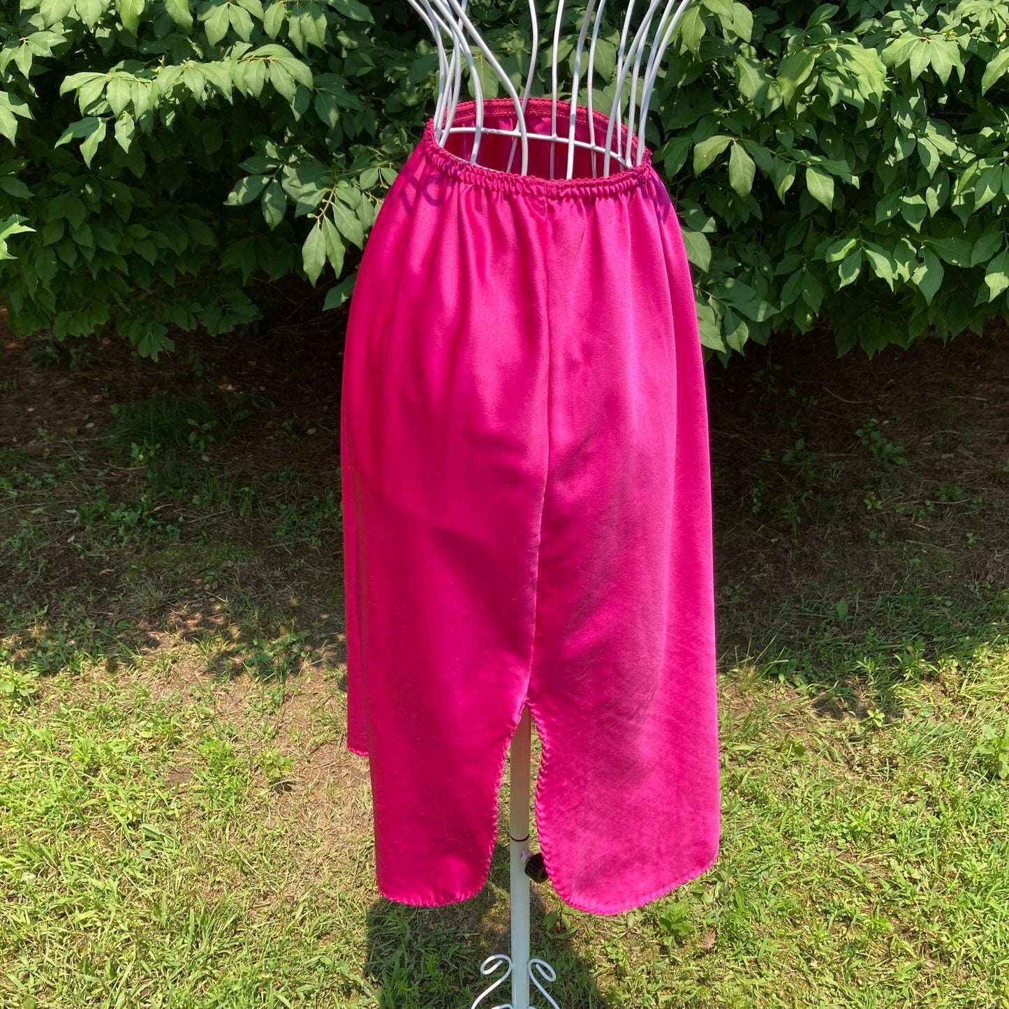 vintage nylon half slip |XXS-XS| bright pink lace elastic waist 70s 1970s usa made Deena