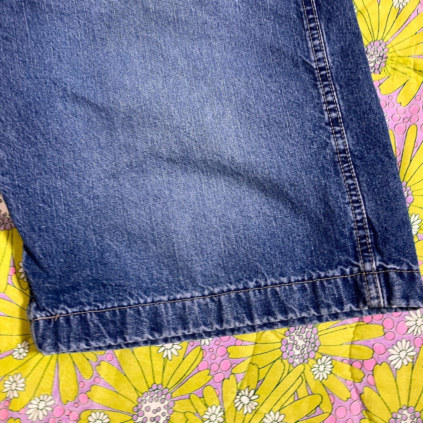 Vintage 90s y2k 31 in-32 in waist denim jean shorts forts high waist waisted fades 1990s dark wash carpenter 2000s Arizona long Bermuda