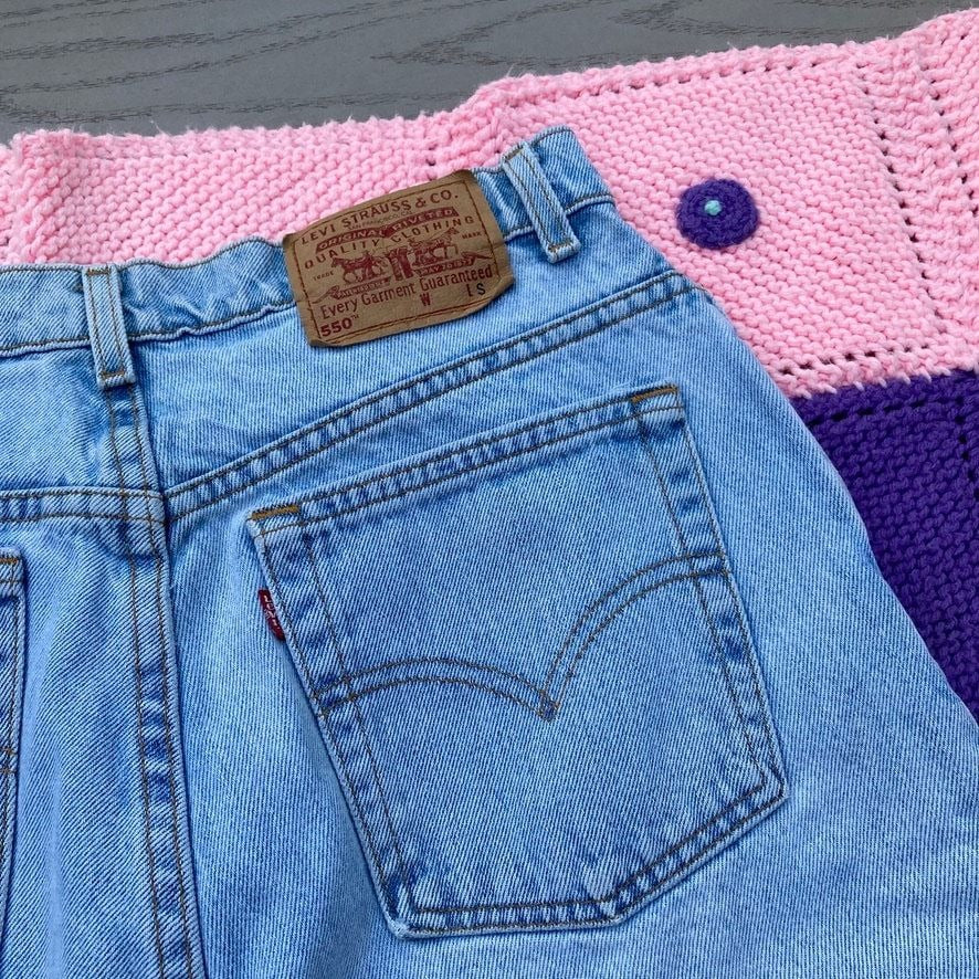 Levis 550 | 32 - 33 | M- L |vintage high waist mom jeans light wash 90s 1990s short distressed