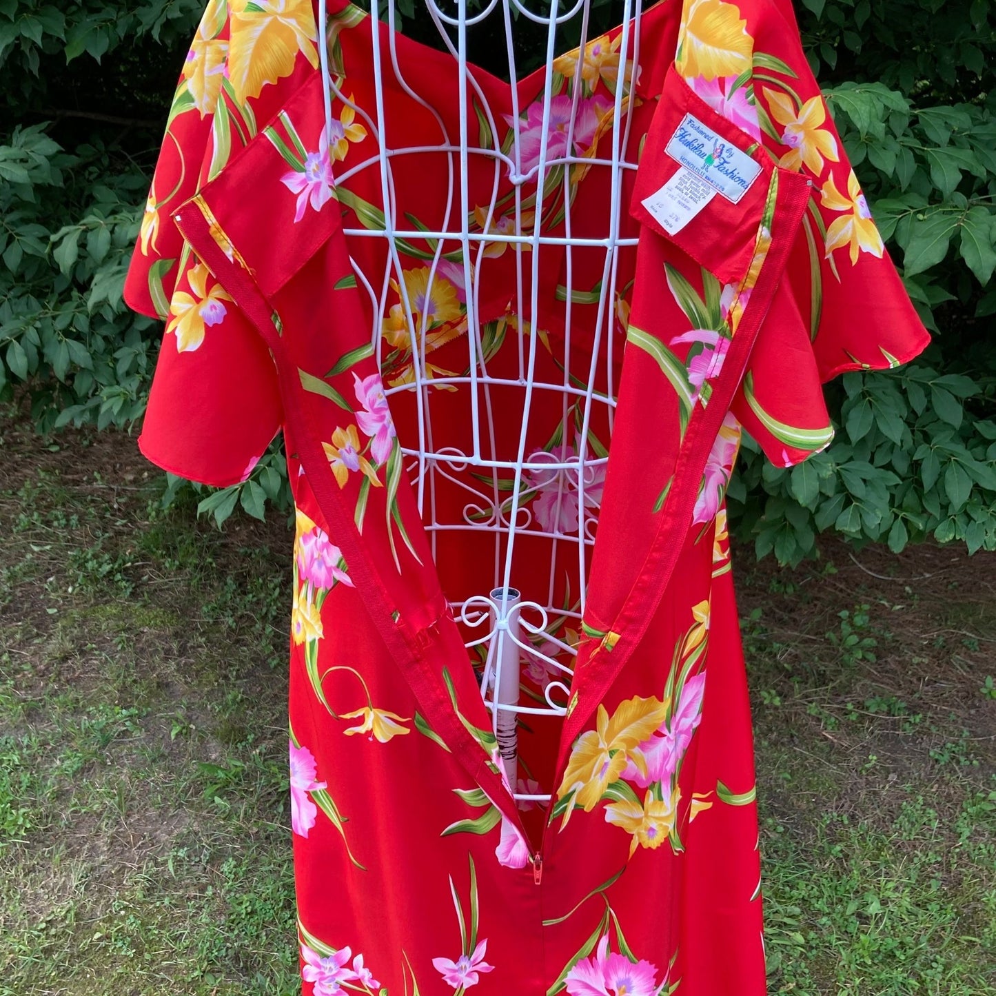 70s vintage maxi dress | M | Hawaiian floral red yellow 1970s Hawaii Hukilau Fashions