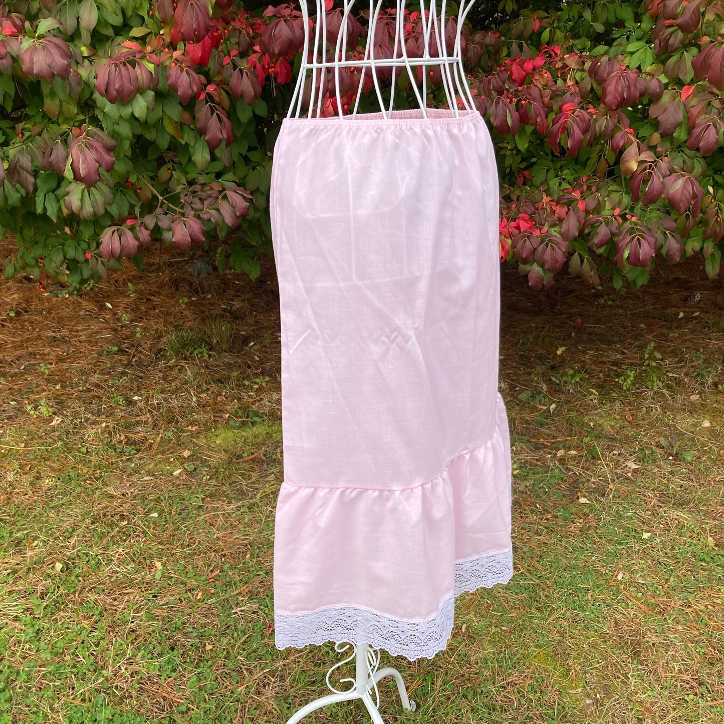 vintage half slip pastel| XS-S | 70s 1970s skirt cotton poly blend ruffle lace made in USA