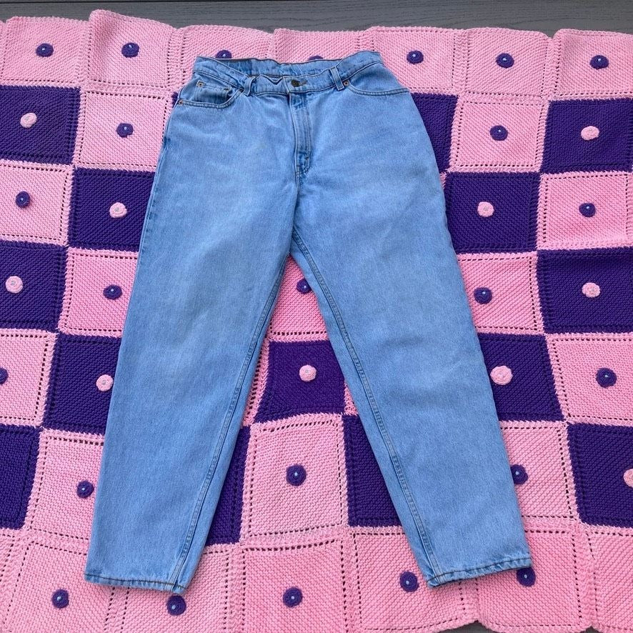 Levis 550 | 32 - 33 |  M- L |vintage high waist mom jeans light wash 90s 1990s short distressed