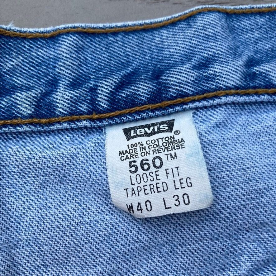 Levis 560 40 x 32 vintage jeans 90s cotton 38”-40” waist  medium wash 1990