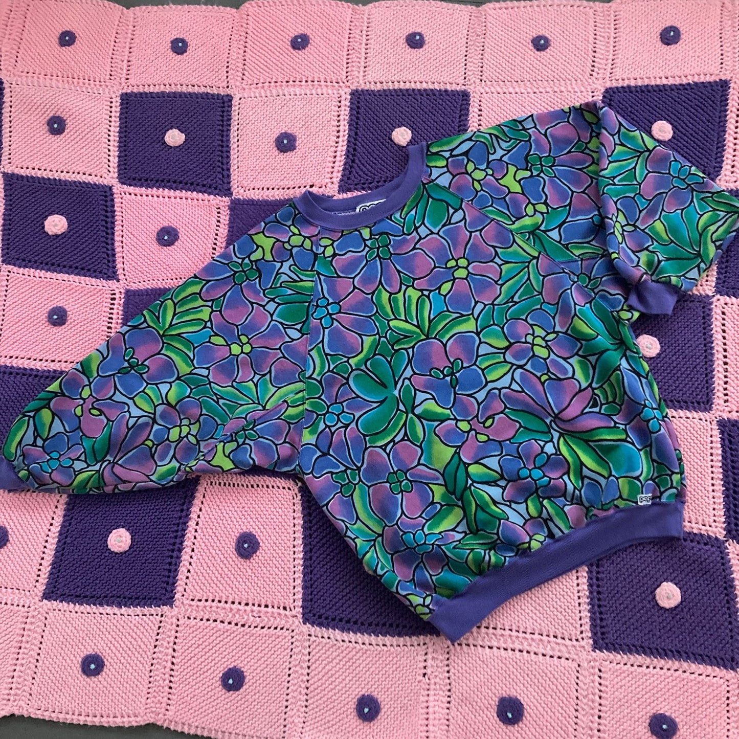 Vintage grandma sweatshirt floral graphic |S-M| purple flower pattern all over Pandora