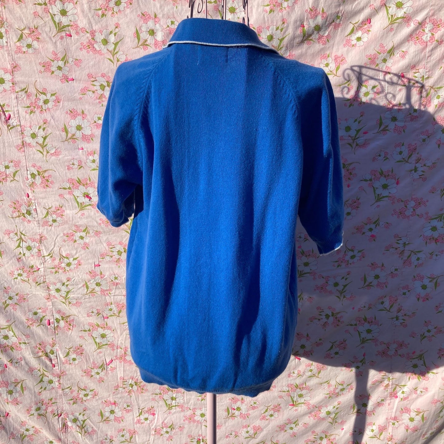 Vintage 70s sweater short sleeve knit top S M blue white soft collared