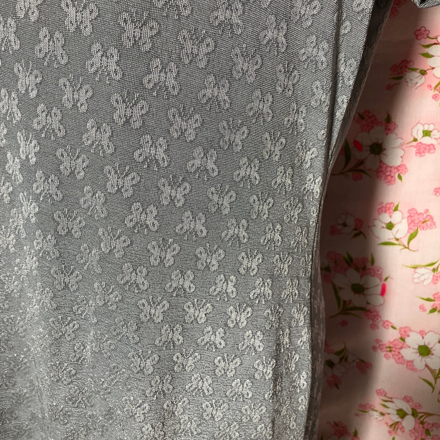 vintage 90s silver grey butterfly print es se usa | S-M | repaired