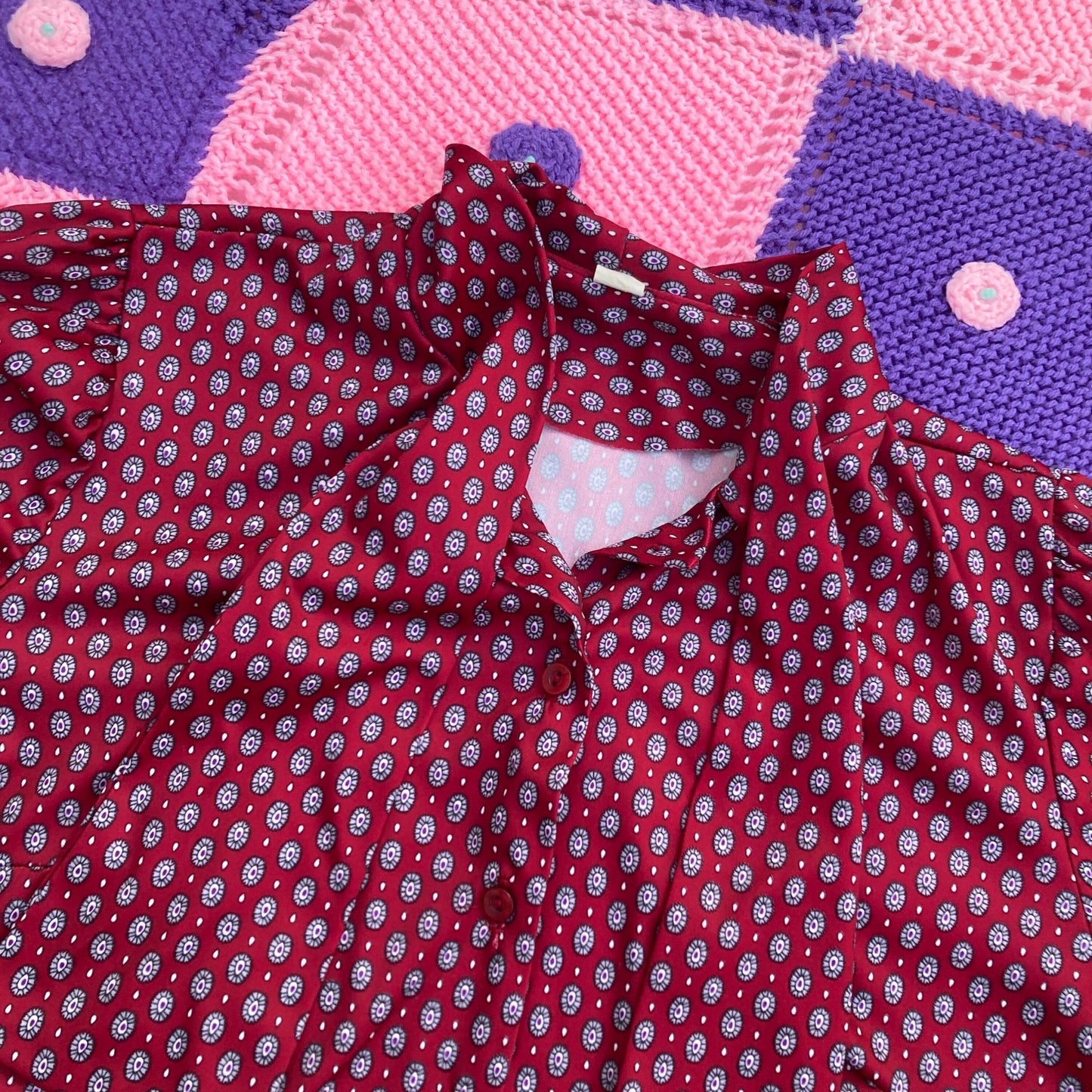 vintage 70s blouse red puff balloon sleeve button up |M| 1970s top shirt wine maroon secretary oval print grey