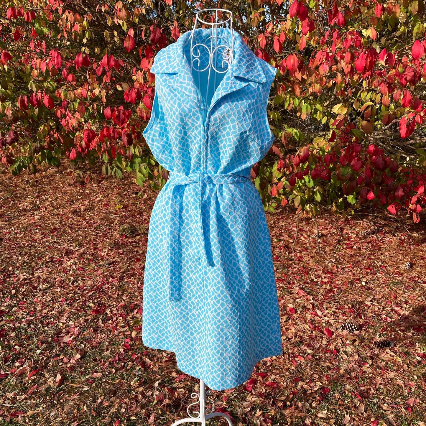 Vintage 70s  dress robins egg blue white abstract print collared dress | M-L | 1960s 1970s polyester collar Marty Gutmacher