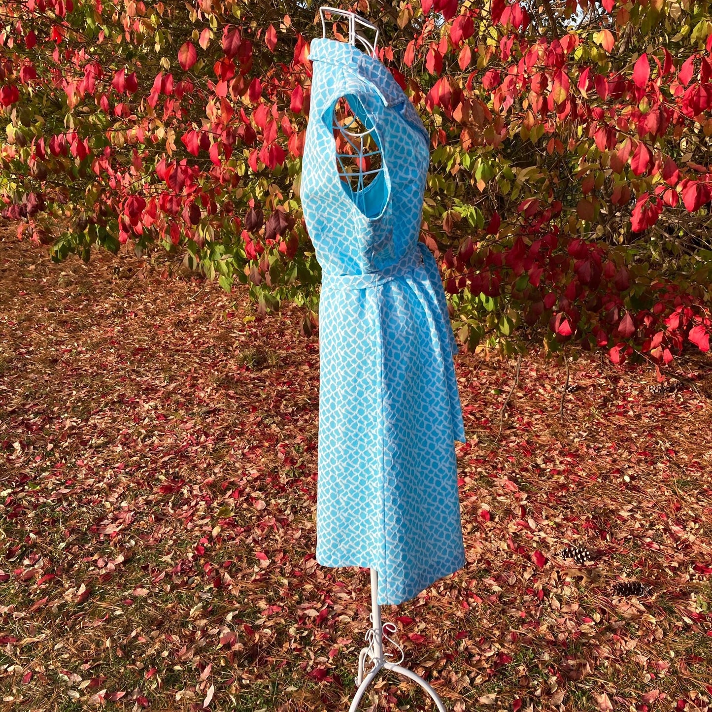 Vintage 70s  dress robins egg blue white abstract print collared dress | M-L | 1960s 1970s polyester collar Marty Gutmacher