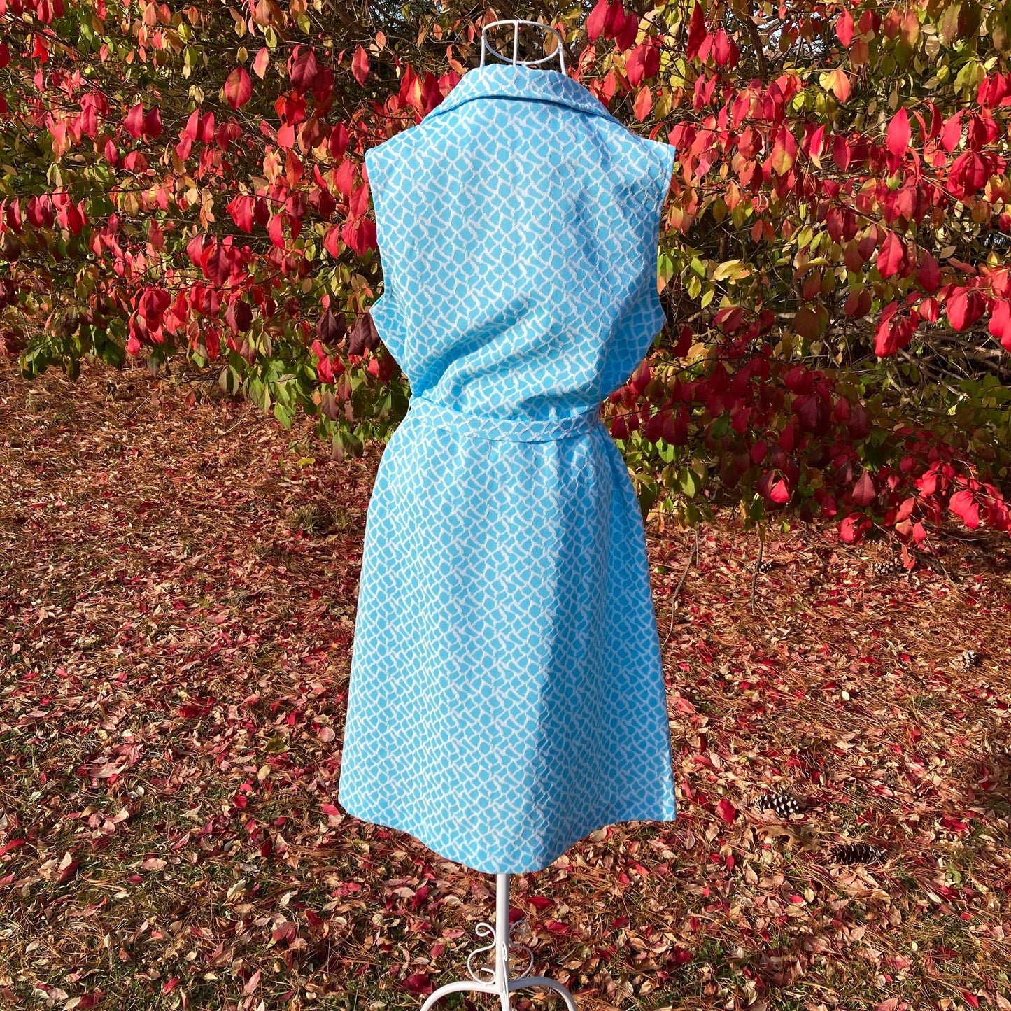 Vintage 70s  dress robins egg blue white abstract print collared dress | M-L | 1960s 1970s polyester collar Marty Gutmacher