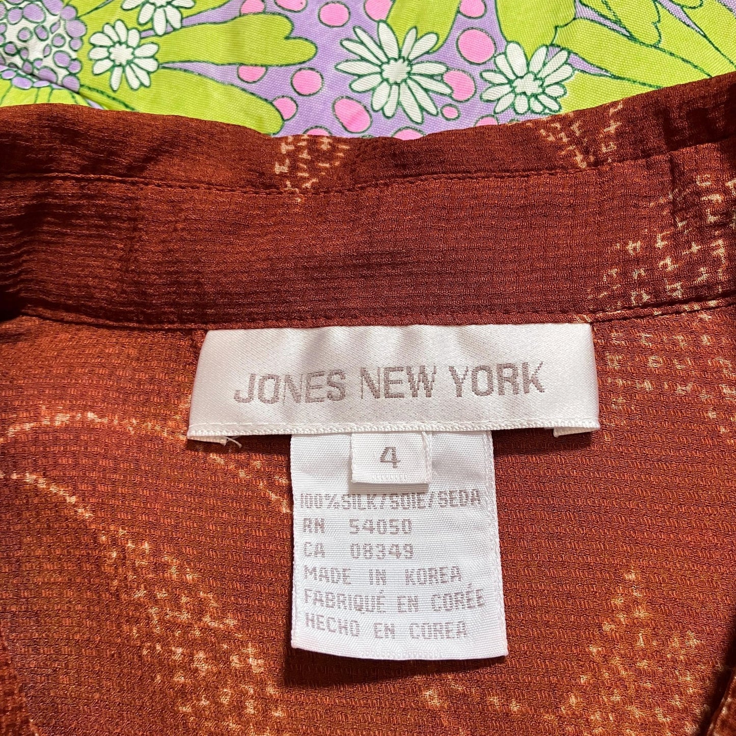 Vintage  90s  y2k blouse silk | S-M| visible mend rust orange red leaf print collar button Jones New York