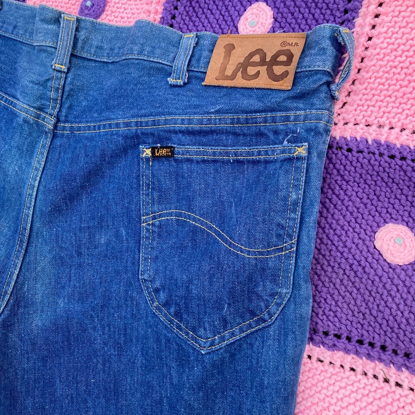 Lee vintage jeans 42 x 32 tagged 90s cotton 42”-43” actual waist faded distressed medium wash 2X bootcut