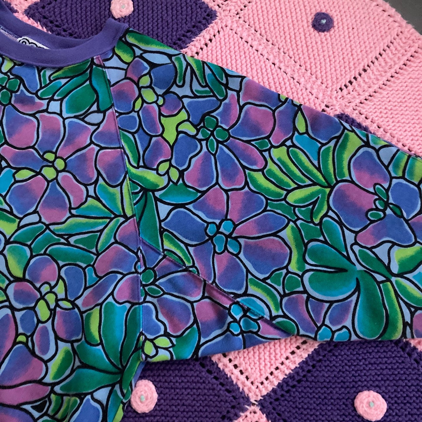 Vintage grandma sweatshirt floral graphic |S-M| purple flower pattern all over Pandora