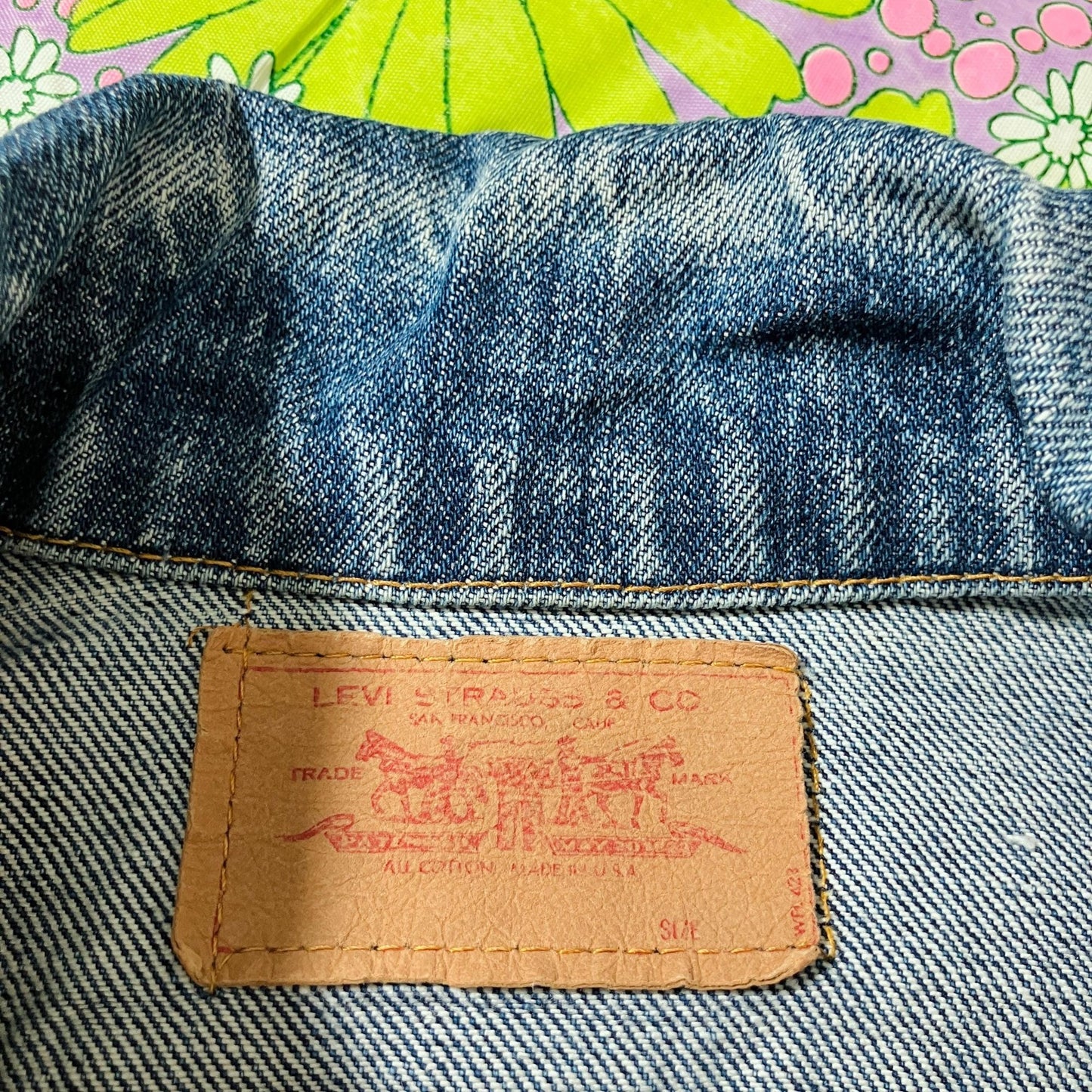 Vintage 80s Levi's jean jacket distressed made in USA dark wash |S - M | cotton trucker denim