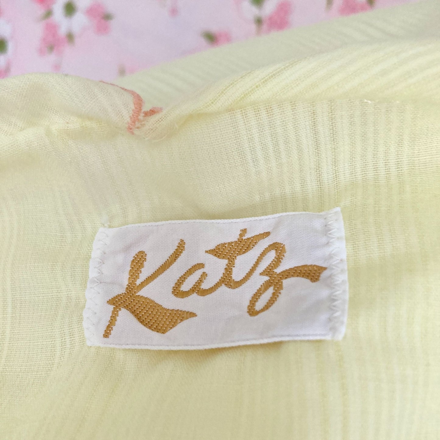 Vintage 70s house dress |S-M|pastel butter yellow short sleeve floral embroidered 1970s retro Katz