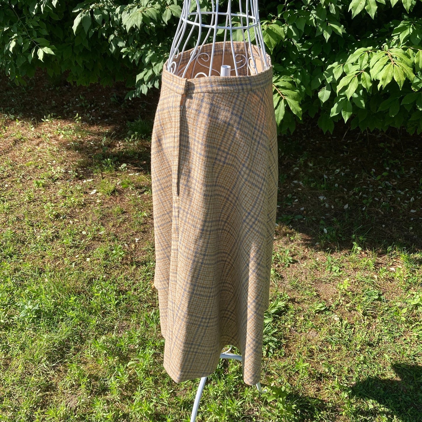 Vintage 50s 60s pendleton wool plaid skirt XS S tartan made in USA beige blue brown hand tailored circle academia academic