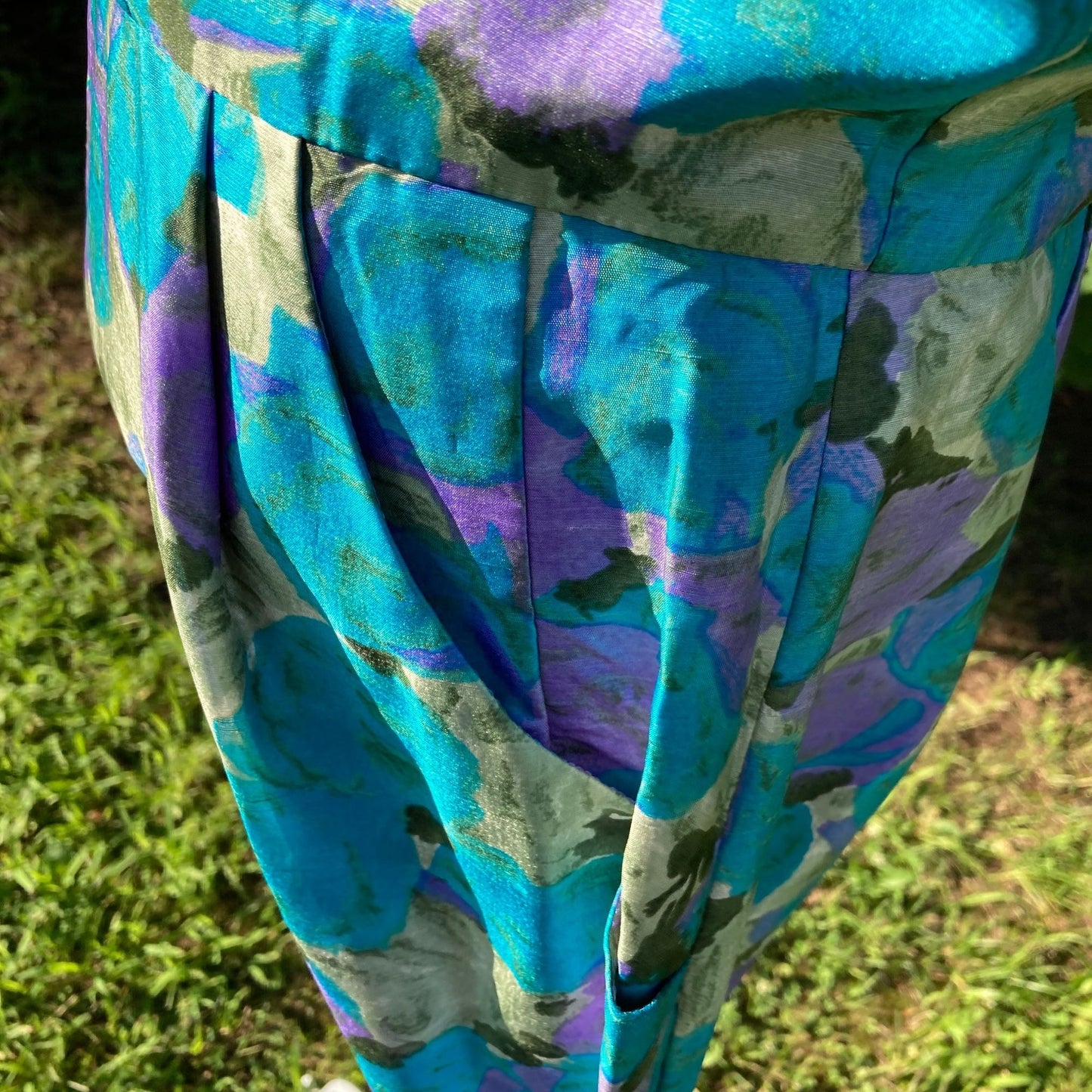 Vintage 60s dress green purple floral |S - M| sheath Famous Fashions