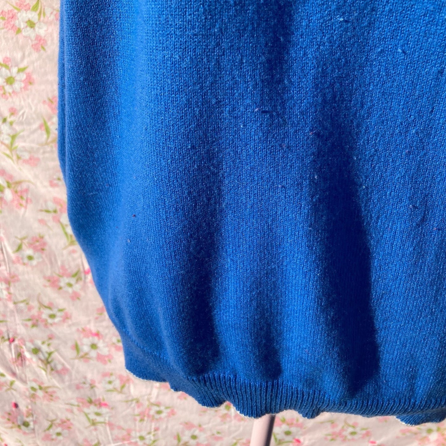 Vintage 70s sweater short sleeve knit top S M blue white soft collared