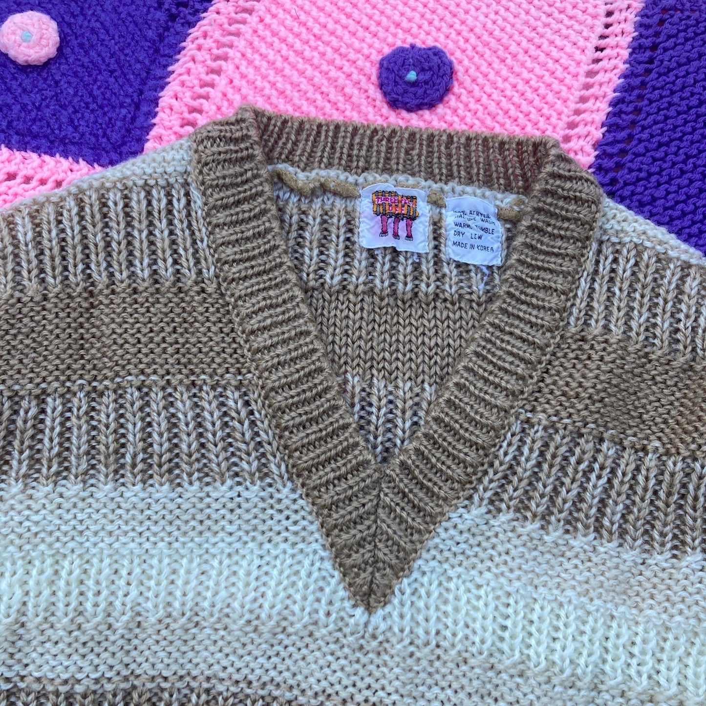 Vintage 70s sweater  | XS - S |oat meal  v neck beige cream striped Three Feet Off