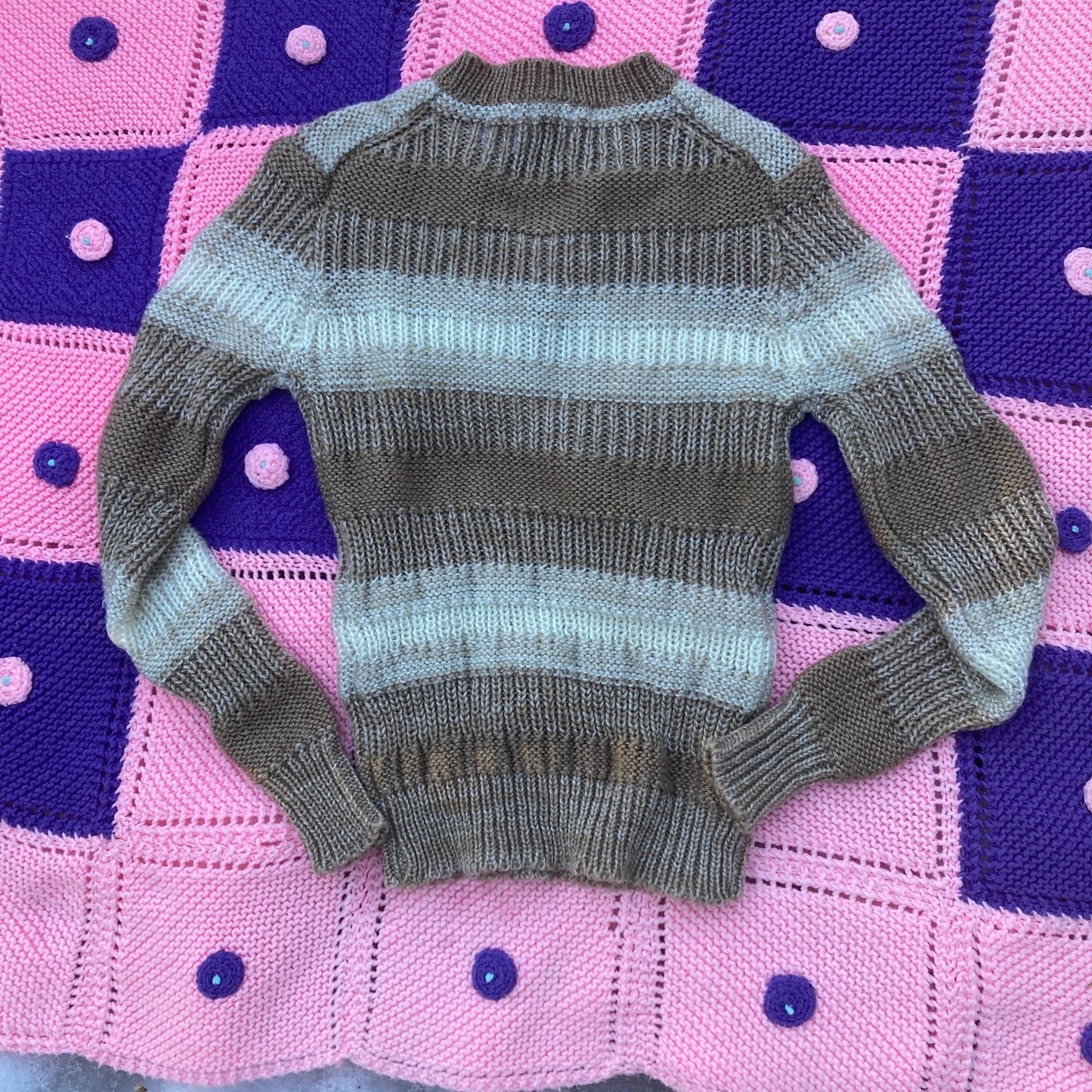 Vintage 70s sweater  | XS - S |oat meal  v neck beige cream striped Three Feet Off