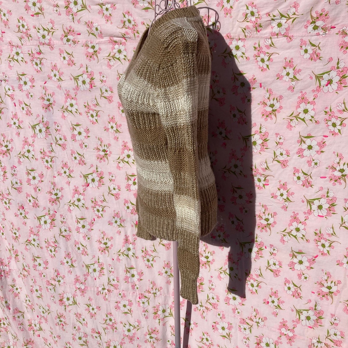 Vintage 70s sweater  | XS - S |oat meal  v neck beige cream striped Three Feet Off