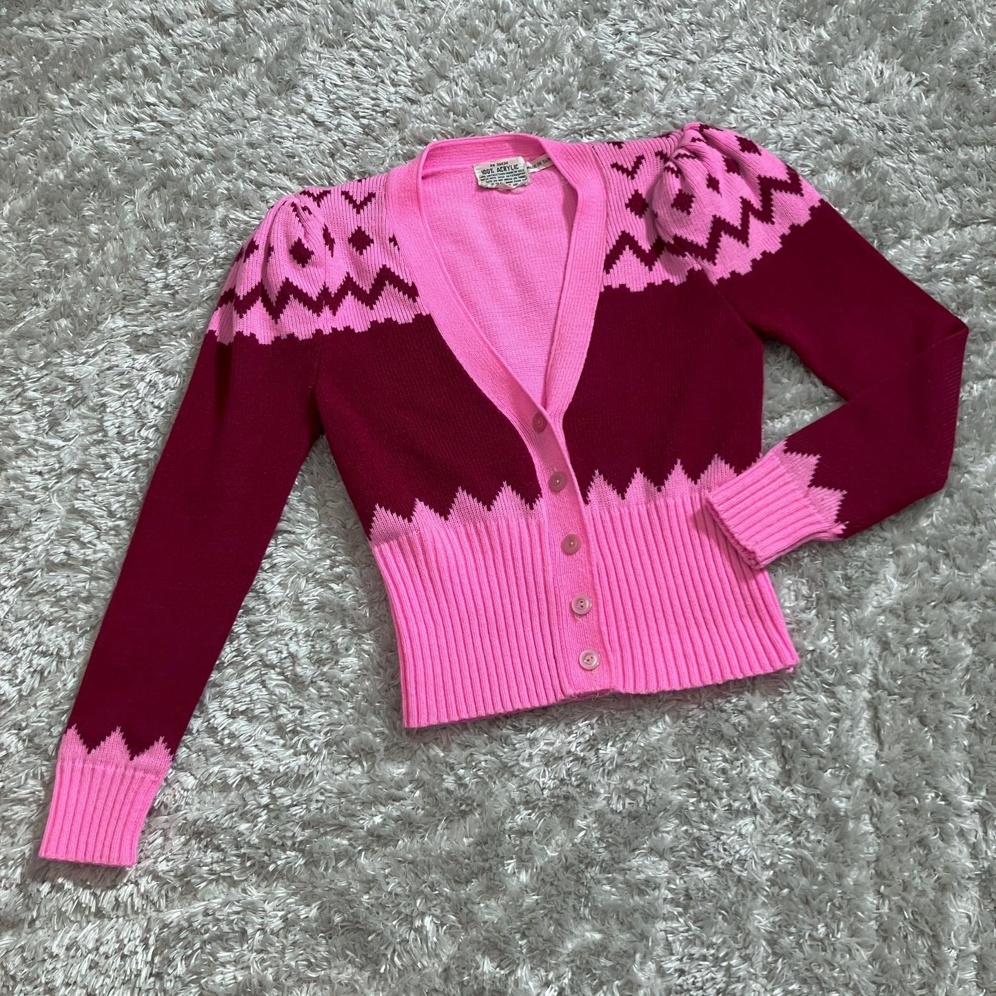 Vintage 70s sweater cardigan XS S chevron bubble gum pink maroon puff sleeve 1970s