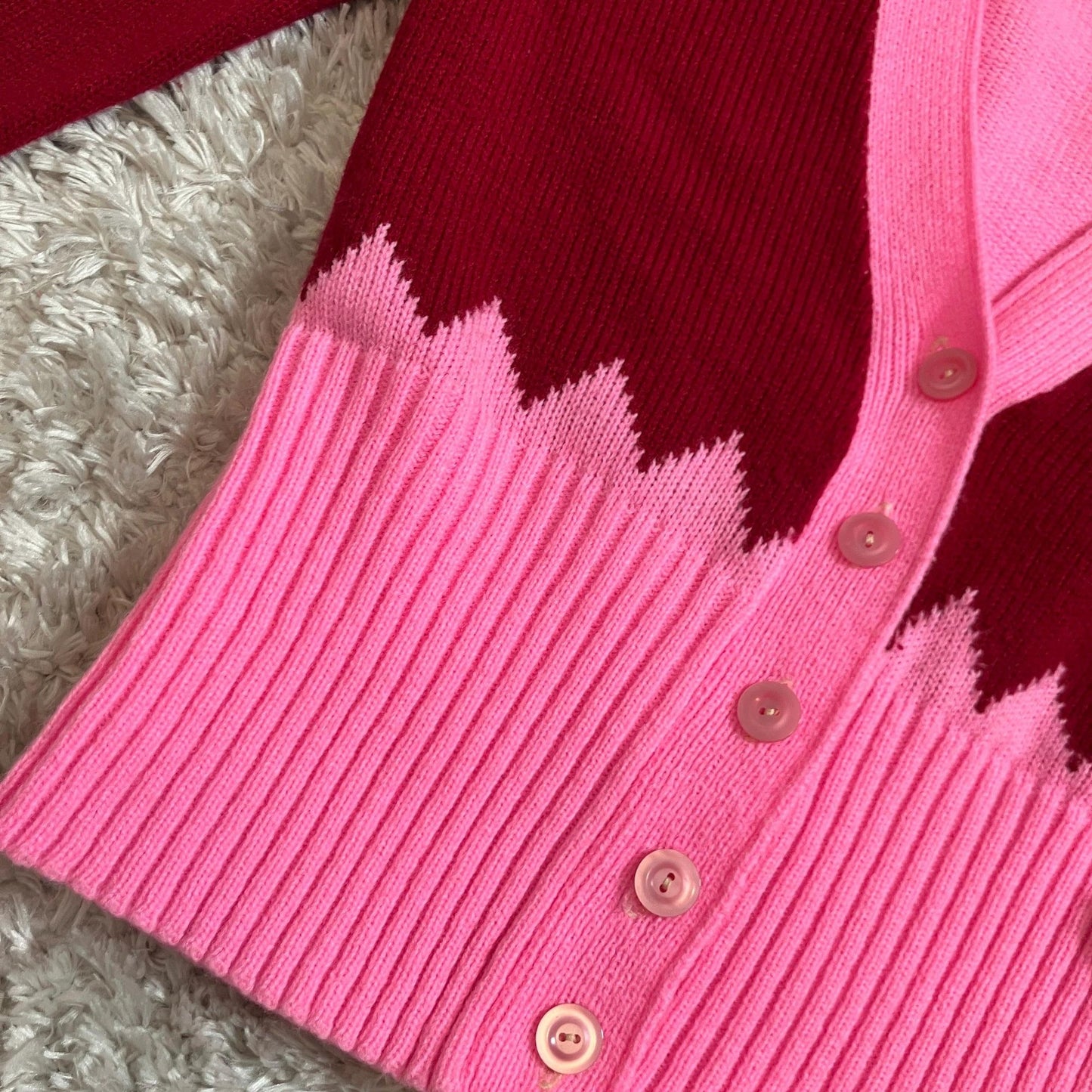 Vintage 70s sweater cardigan XS S chevron bubble gum pink maroon puff sleeve 1970s